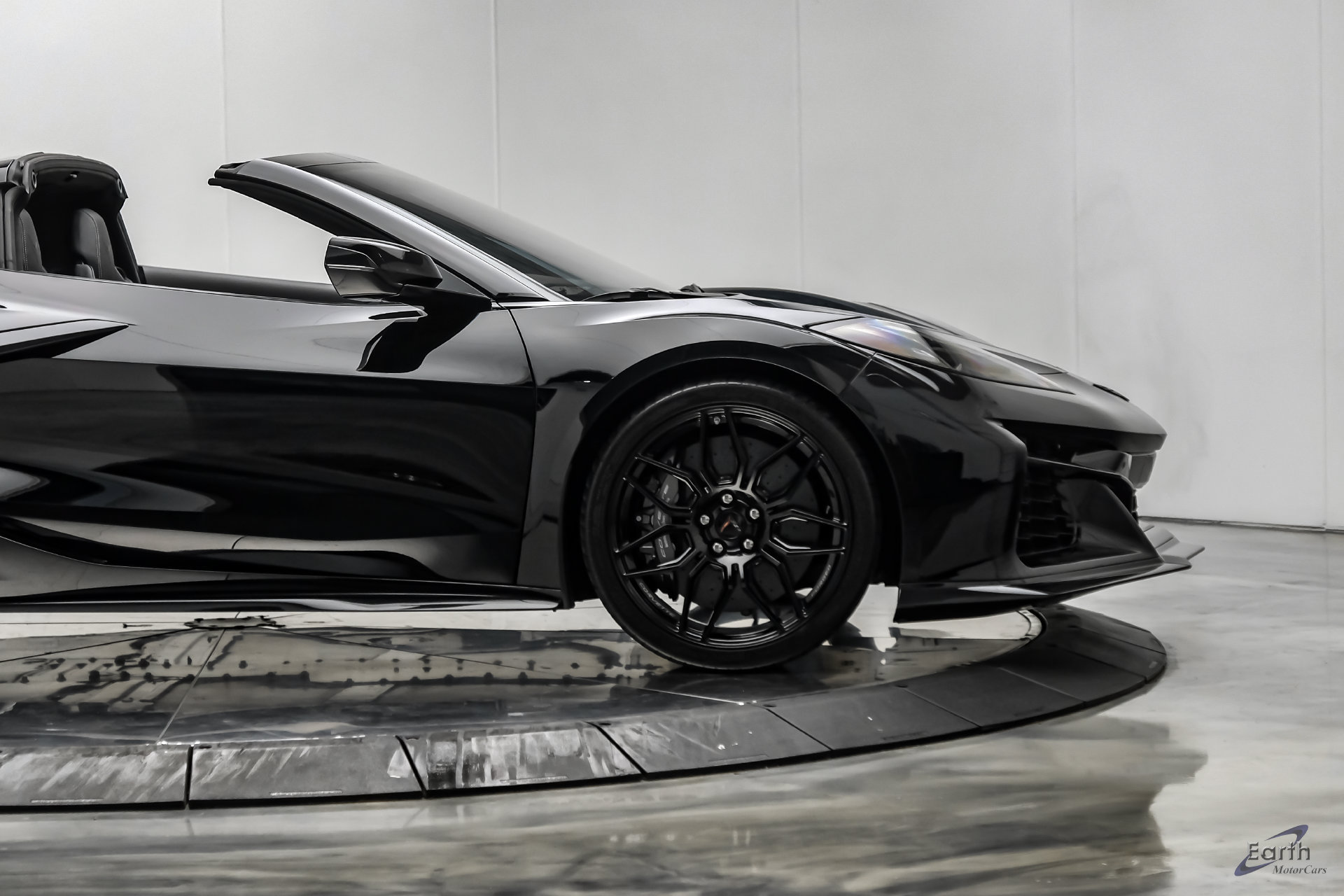 Used 2023 Chevrolet Corvette Z06 w/ Stealth Interior Trim Package RWD image 30