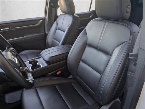 Used 2024 GMC Acadia Elevation image 16