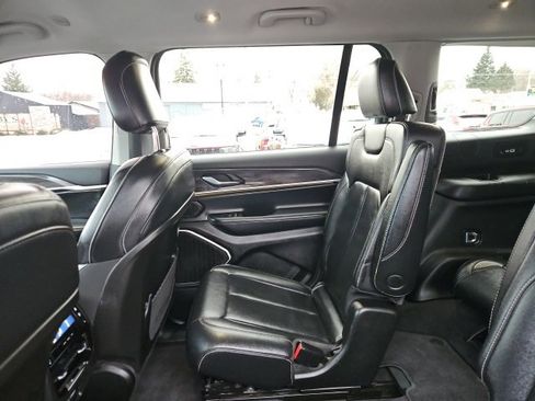 Used 2022 Jeep Grand Cherokee L Limited image 21