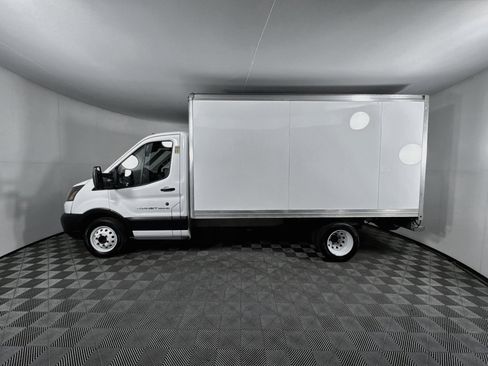 Used 2019 Ford Transit 350 156 DRW RWD image 2
