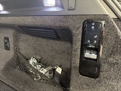 Used 2024 Land Rover Range Rover SE image 44