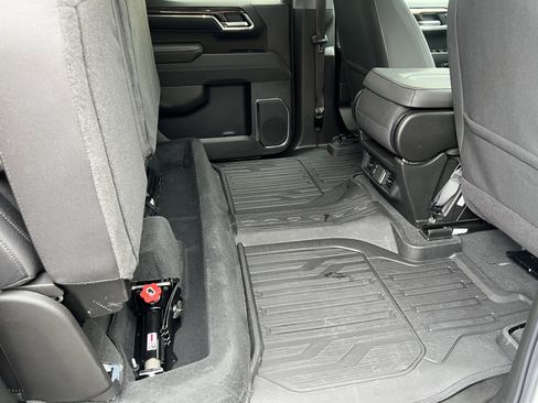 Used 2025 GMC Sierra 1500 Elevation image 23