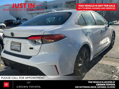 Certified 2025 Toyota Corolla SE FWD image 2