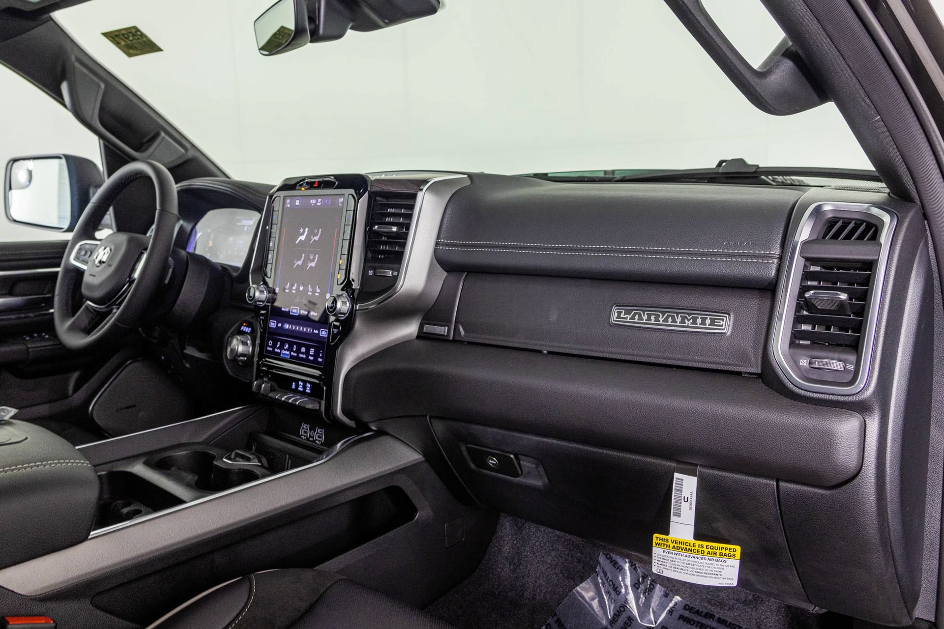 New 2027 RAM 1500 Laramie AWD/4WD image 44