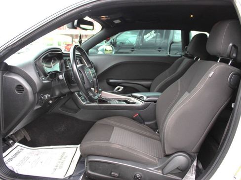 Used 2021 Dodge Challenger SXT RWD image 13