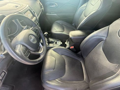 Used 2021 Jeep Cherokee Latitude Lux w/ Sun & Sound Group image 5