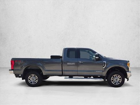 Used 2017 Ford F250 Lariat w/ Lariat Value Package AWD/4WD image 4