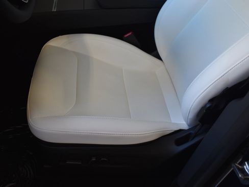 Used 2026 Tesla Model Y AWD image 16