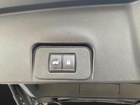 Used 2023 Nissan Rogue SL image 15