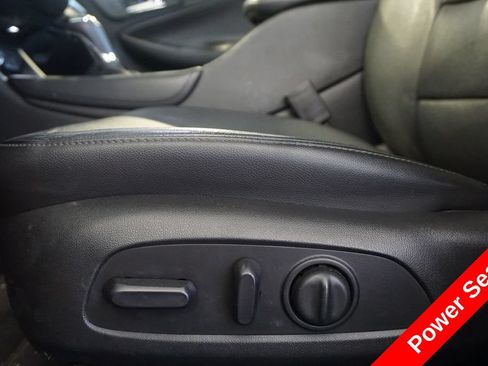 Used 2016 Chevrolet Malibu Premier w/ Driver Confidence Package II FWD image 7