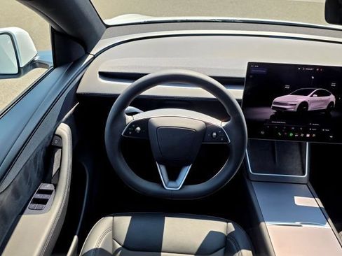 Used 2026 Tesla Model Y AWD image 13