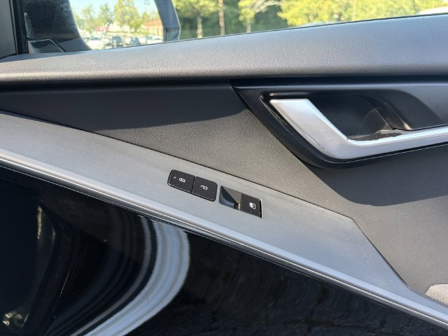 Certified 2023 Kia Niro Wave FWD image 35