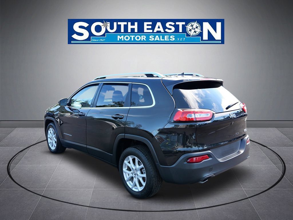 Used 2016 Jeep Cherokee Latitude FWD image 5