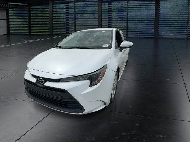 Used 2023 Toyota Corolla LE w/ LE Premium Package FWD image 4