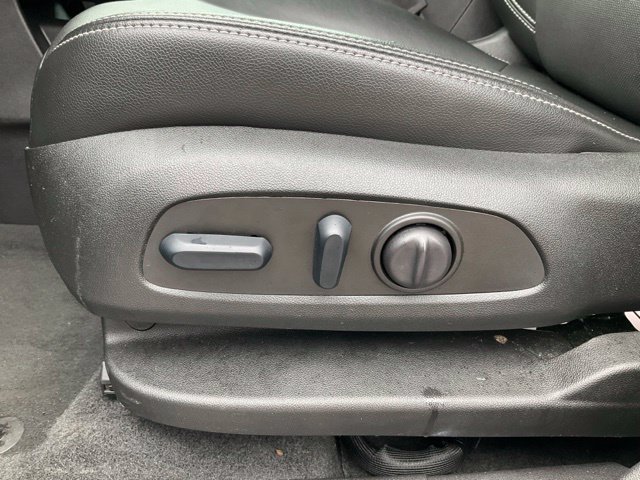 Used 2024 GMC Terrain SLT AWD/4WD image 6