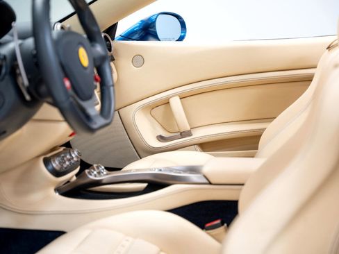 Used 2010 Ferrari California image 58