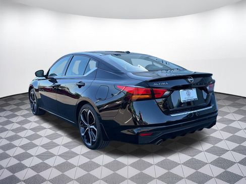 Used 2023 Nissan Altima 2.5 SR FWD image 3