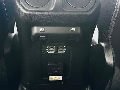 Used 2022 Jeep Wrangler Unlimited Sahara w/ Cold Weather Group image 20