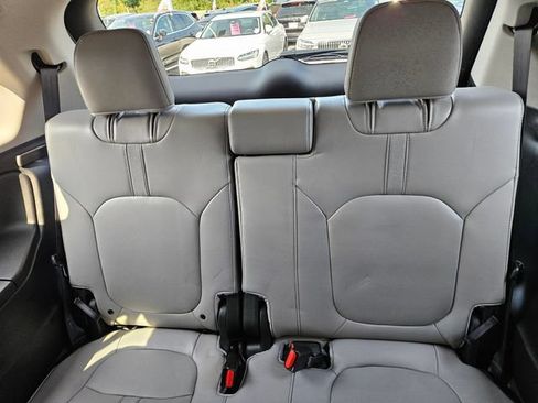 Used 2024 Honda Pilot EX-L image 9