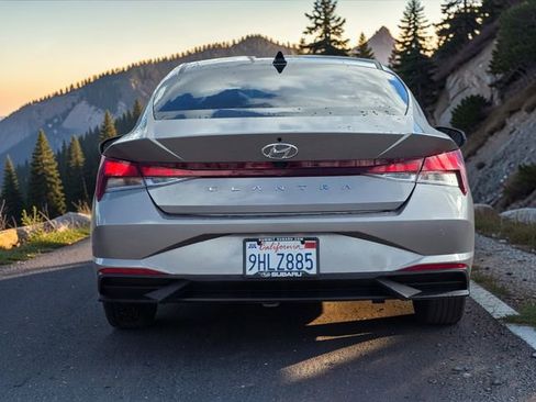 Used 2023 Hyundai Elantra SEL image 6