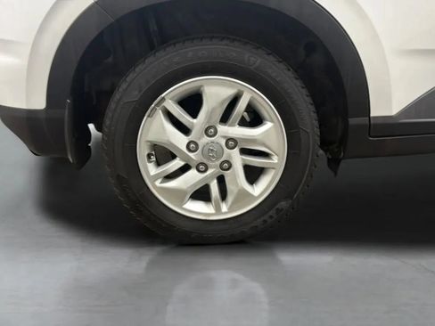 Used 2021 Hyundai Venue SE w/ Cargo Package FWD image 25