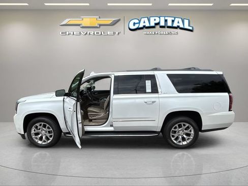 Used 2017 GMC Yukon XL SLT w/ Premium Edition RWD image 9