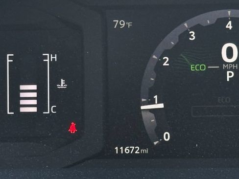 Used 2025 Toyota 4Runner SR5 AWD/4WD image 16