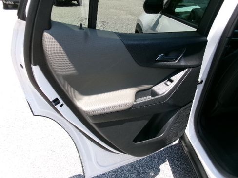 Used 2026 Chevrolet Equinox LT w/ Convenience Package II FWD image 18