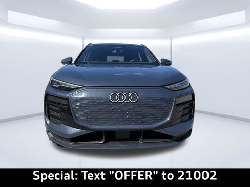 Used 2025 Audi Q6 e-tron Premium RWD image 2