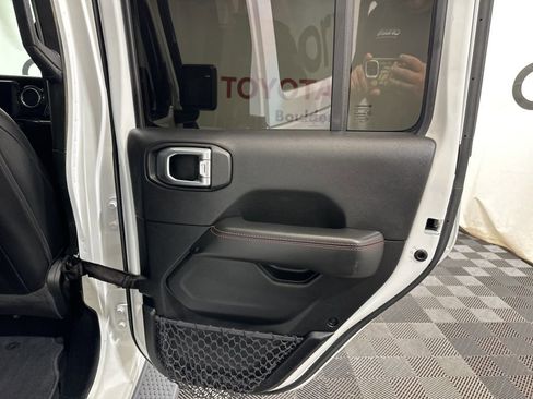 Used 2020 Jeep Wrangler Unlimited Sahara image 12