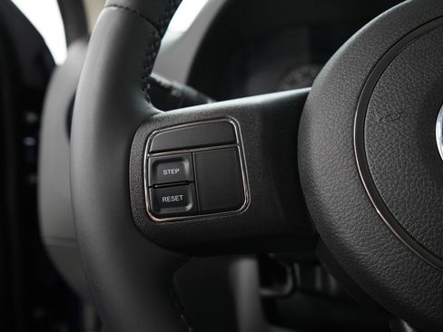 Used 2014 Jeep Patriot Latitude AWD/4WD image 23