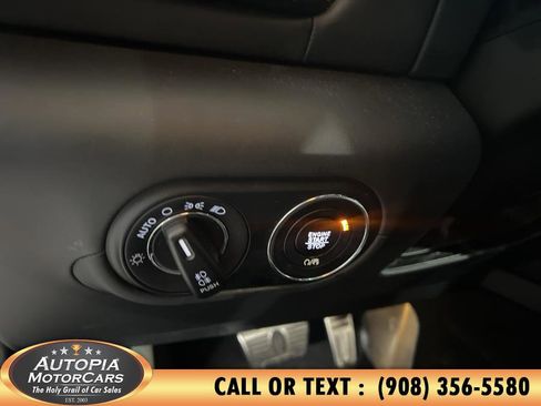 Used 2019 Maserati Levante GranSport image 32