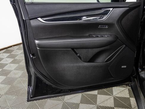 Used 2020 Cadillac XT5 Premium Luxury w/ LPO, Floor Liner Package AWD/4WD image 40
