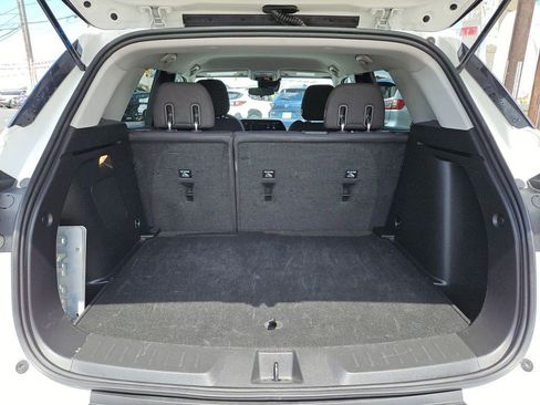 Used 2025 Chevrolet TrailBlazer LT AWD/4WD image 27