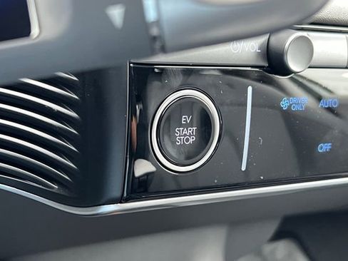 Certified 2025 Hyundai Ioniq 5 SEL image 29