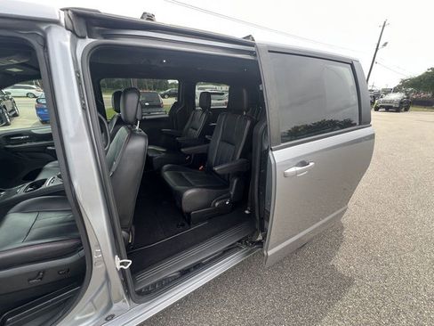 Used 2019 Dodge Grand Caravan GT image 27