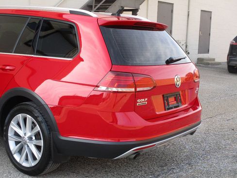 Used 2018 Volkswagen Golf Alltrack SE image 51