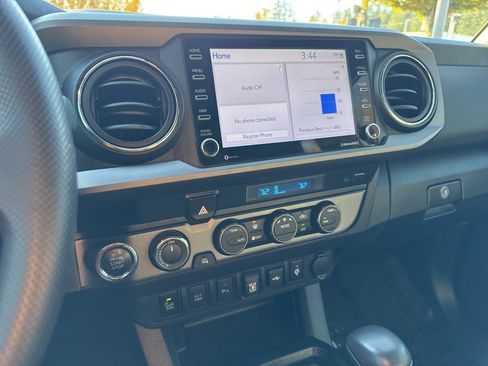 Used 2022 Toyota Tacoma TRD Off-Road image 23