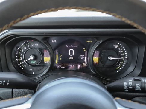 Used 2024 Jeep Wrangler Unlimited Sahara AWD/4WD image 22