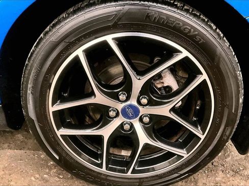 Used 2017 Ford Focus SEL w/ Cold Weather Package image 8