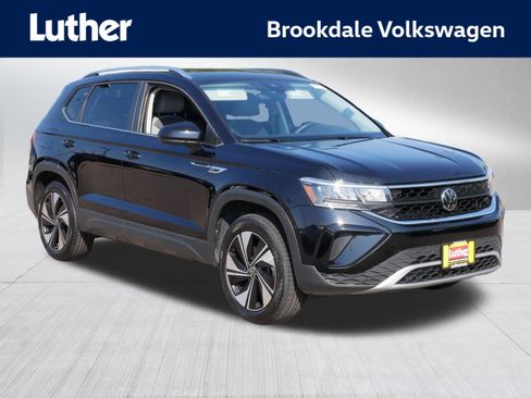 Used 2023 Volkswagen Taos SE w/ Panoramic Sunroof Package AWD/4WD image 1