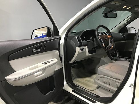 Used 2012 GMC Acadia SLE w/ LPO, 'HIT The Road' Package FWD image 9