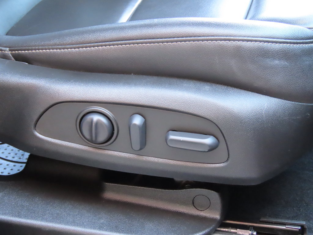 Used 2023 Chevrolet Traverse LT w/ LPO, Floor Liner Package AWD/4WD image 39