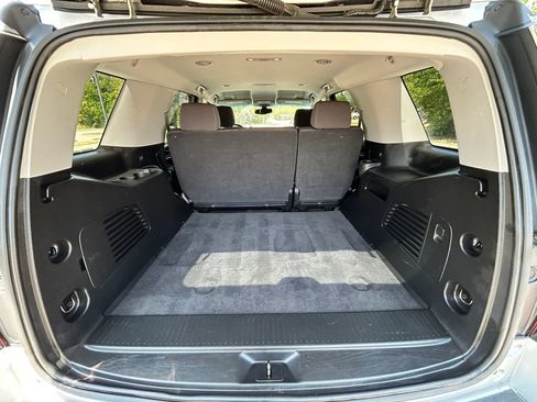 Used 2020 Chevrolet Tahoe LS RWD image 11