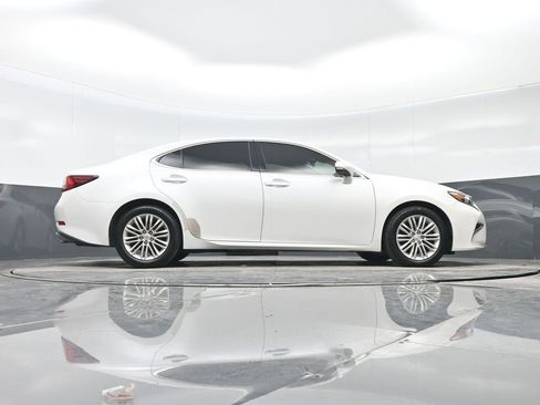 Used 2016 Lexus ES 350 w/ Premium Package w/Wood Trim image 31