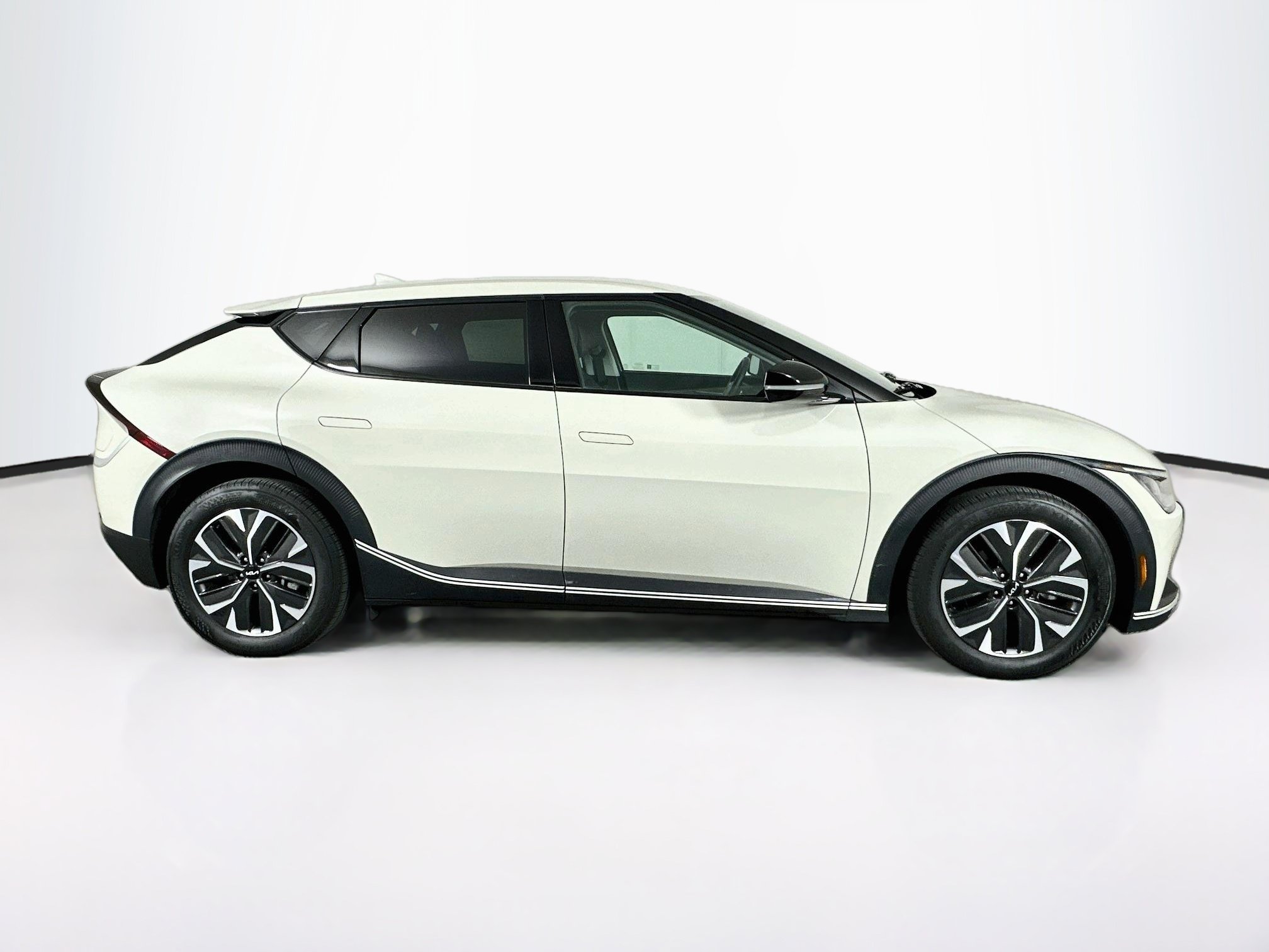 Used 2024 Kia EV6 Light AWD/4WD image 10