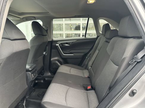 Used 2022 Toyota RAV4 XLE image 6