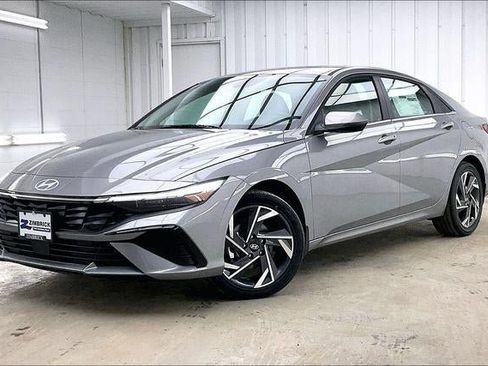 New 2026 Hyundai Elantra Limited image 22