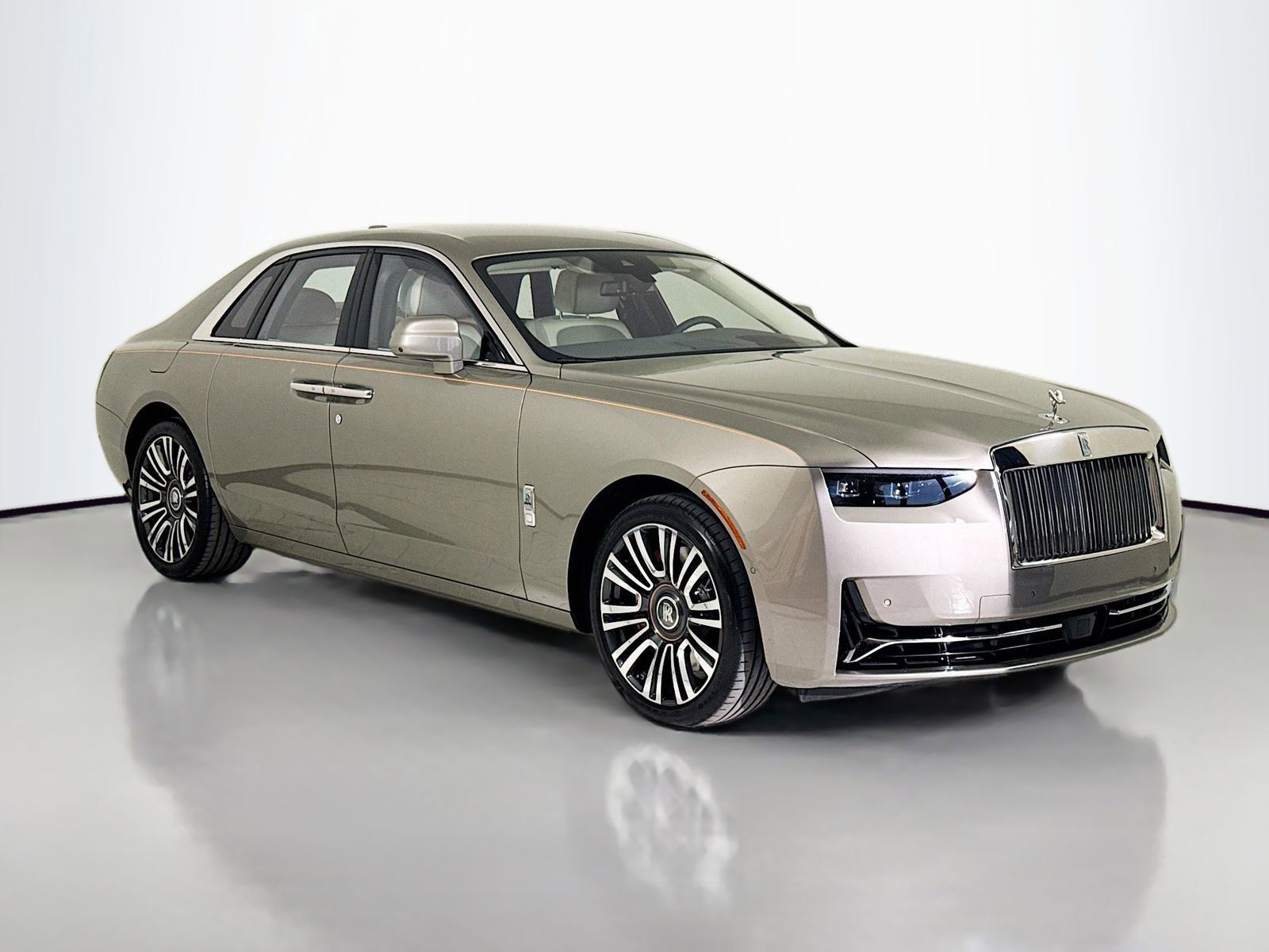 Certified 2025 Rolls-Royce Ghost AWD/4WD image 1