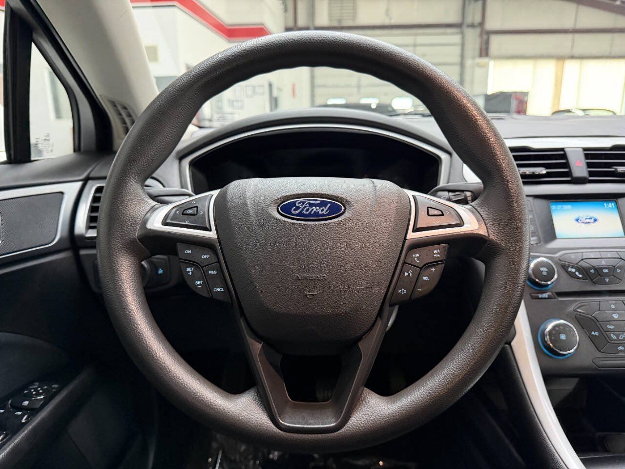 Used 2016 Ford Fusion SE FWD image 22